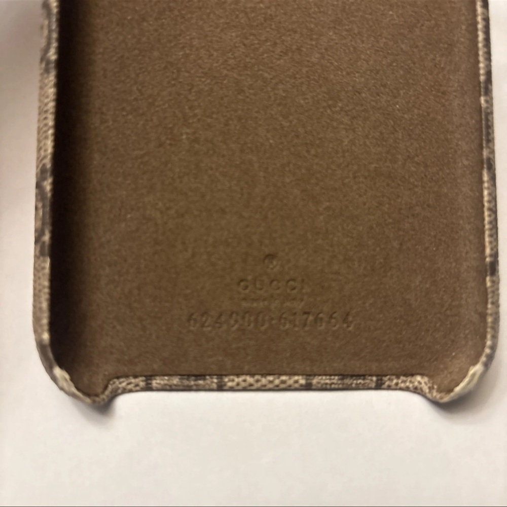 Authentic Gucci Beige GG with Apple design.  Designer iPhone Case iPhone 11 Pro - Picture 4 of 12